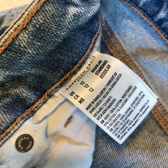 American Eagle Mom Straight Jeans. High Waisted. Loose Fit. Size 12 - Picture 9 of 12